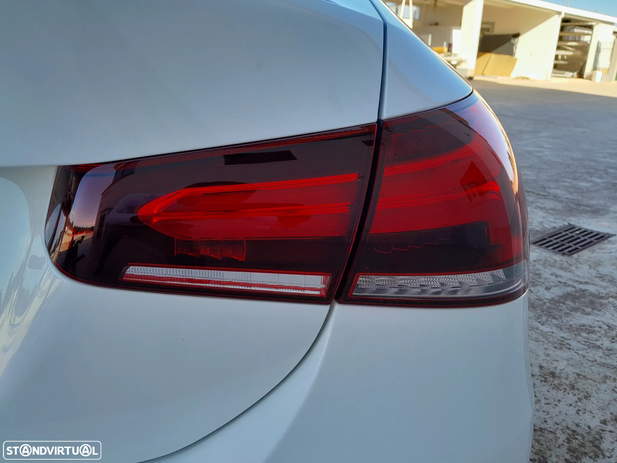 Mercedes-Benz A 250 Limousine e AMG Line - 35