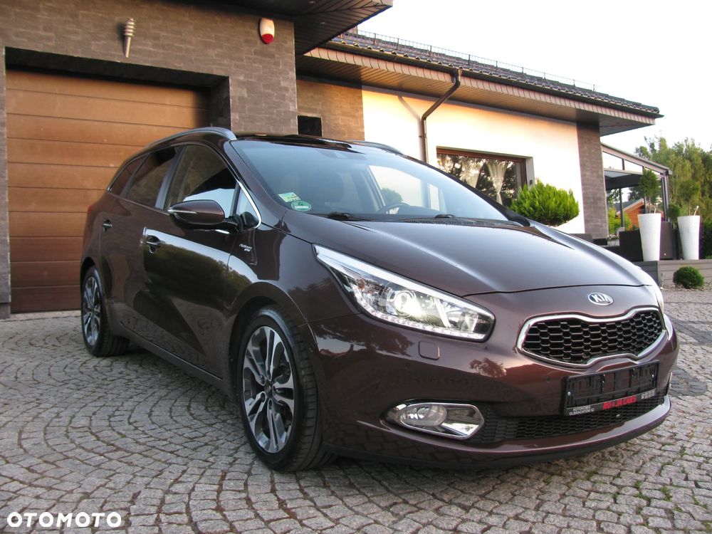 Kia Ceed 1.6 GDI DCT Platinum Edition - 1