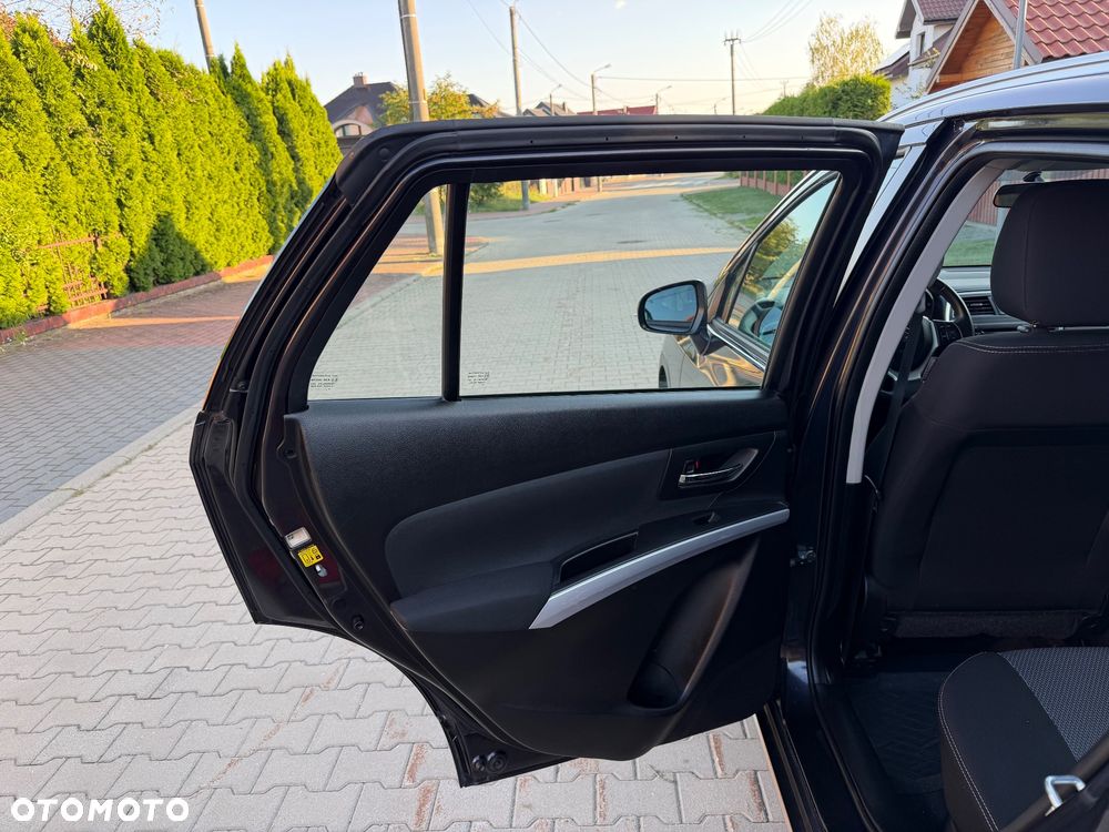 Suzuki SX4 S-Cross 1.6 VVT 4x2 limited+ - 23
