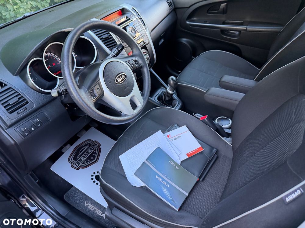 Kia Venga - 29