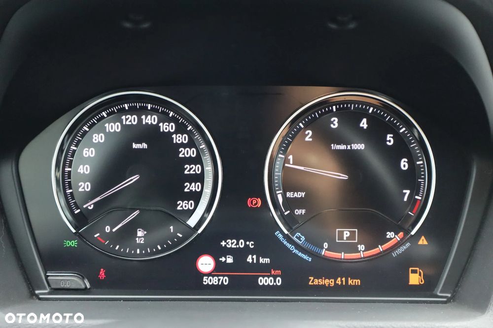 BMW X1 xDrive20i Advantage sport - 11