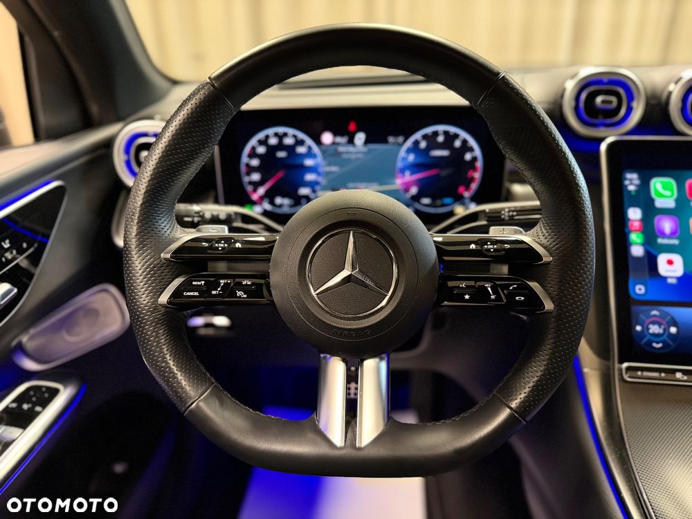 Mercedes-Benz GLC 300 4Matic 9G-TRONIC AMG Line - 11