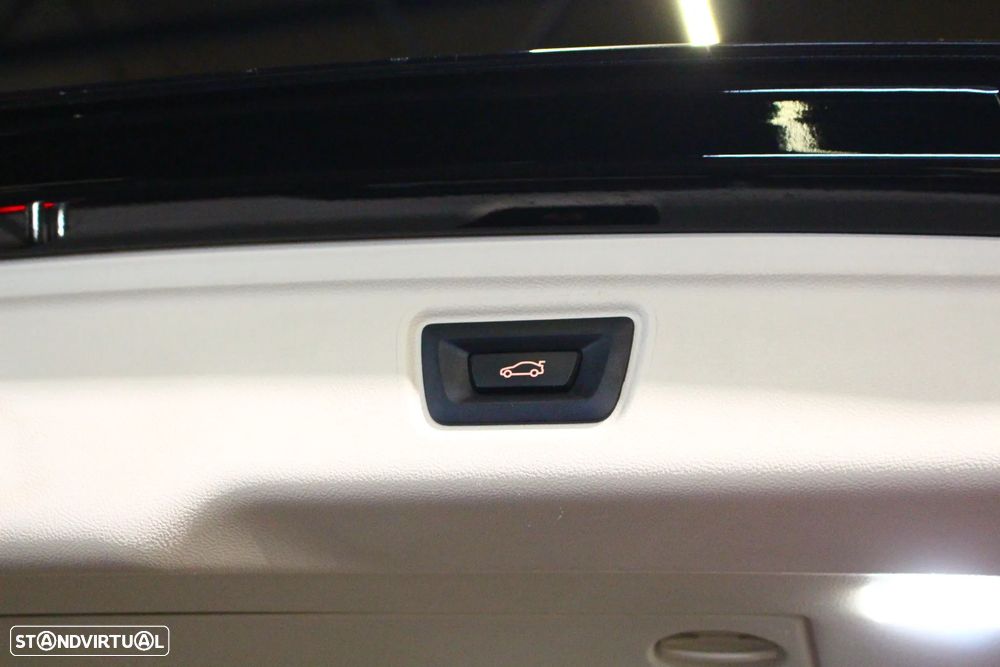 BMW 318 d Auto - 23
