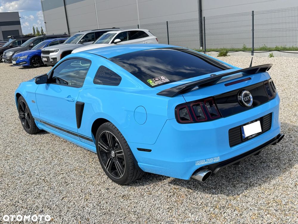 Ford Mustang 5.0 V8 GT - 4