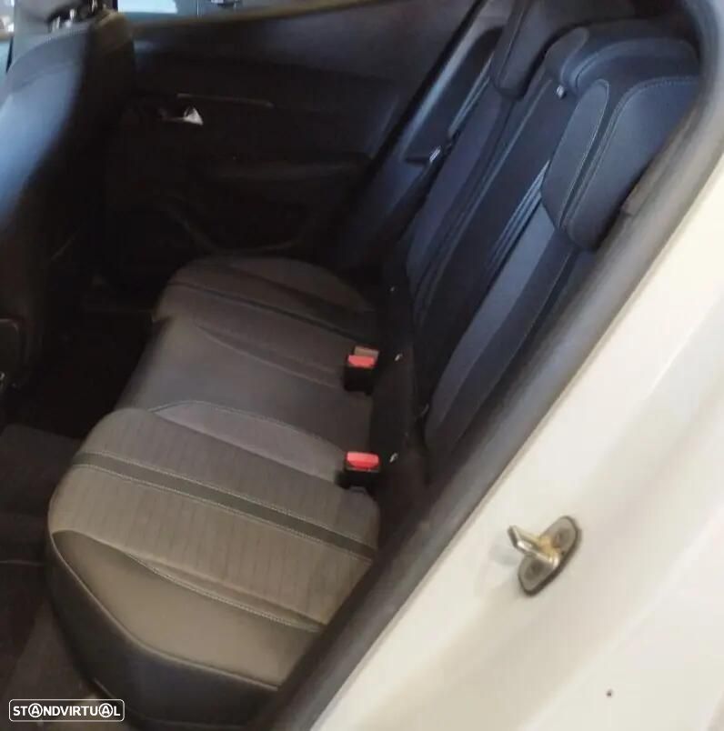 Peugeot 2008 PureTech 100 Stop&Start Allure Pack - 9