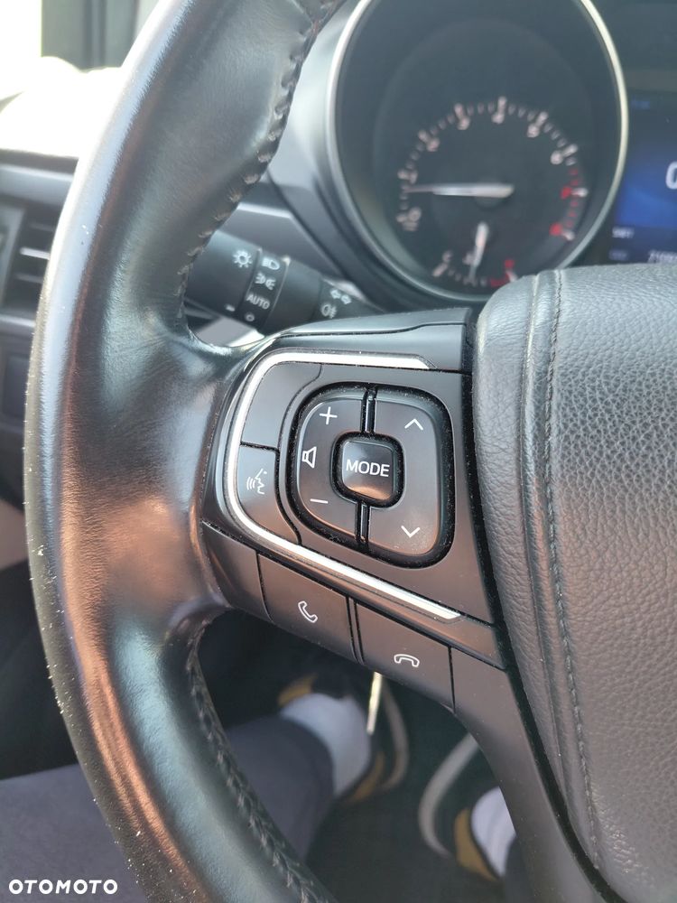 Toyota Avensis 1.8 Premium EU5 - 12