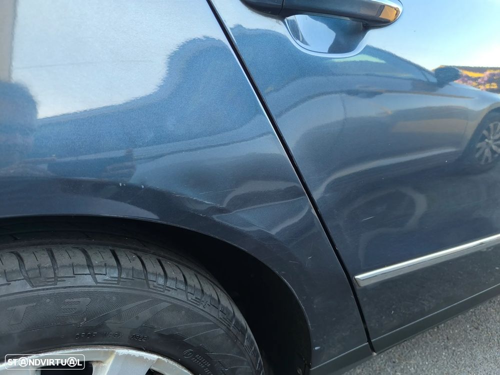 VW Passat 2.0 TDI Confortline - 34