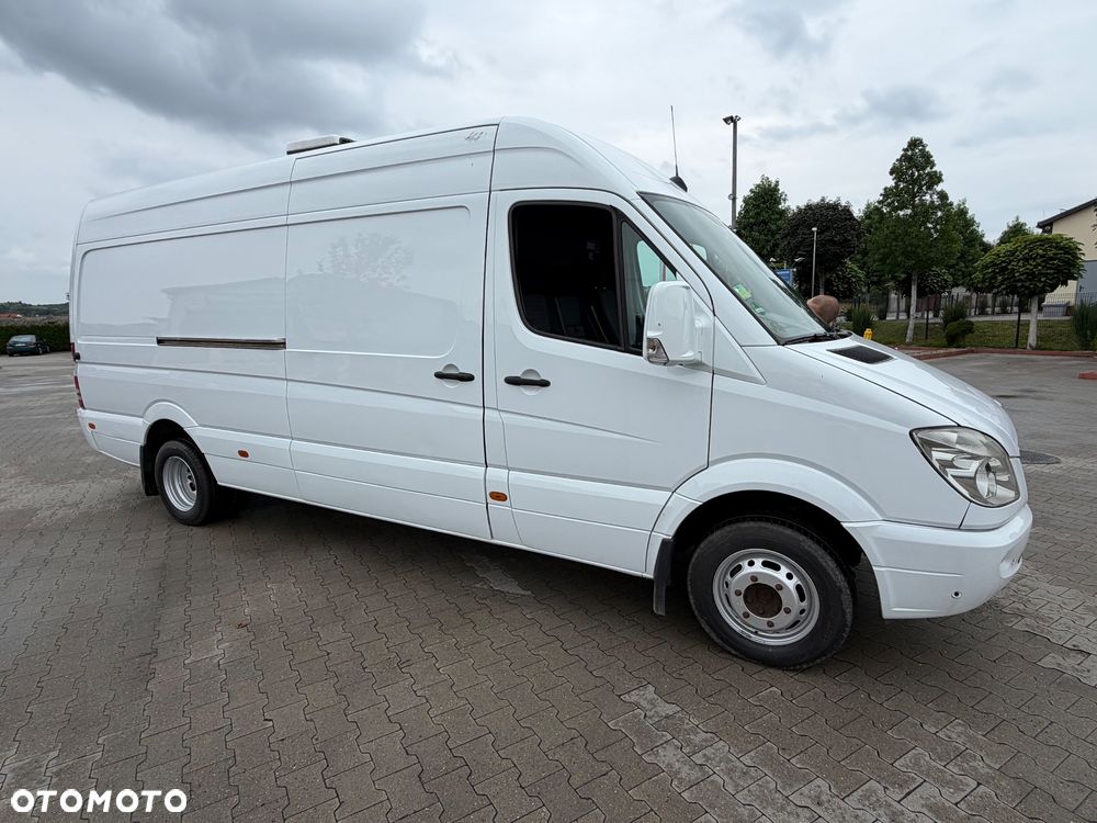 Mercedes-Benz Sprinter - 2