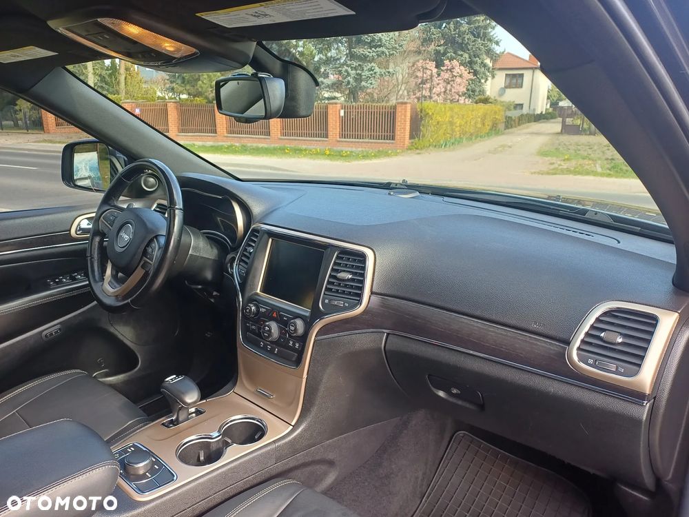 Jeep Grand Cherokee - 18