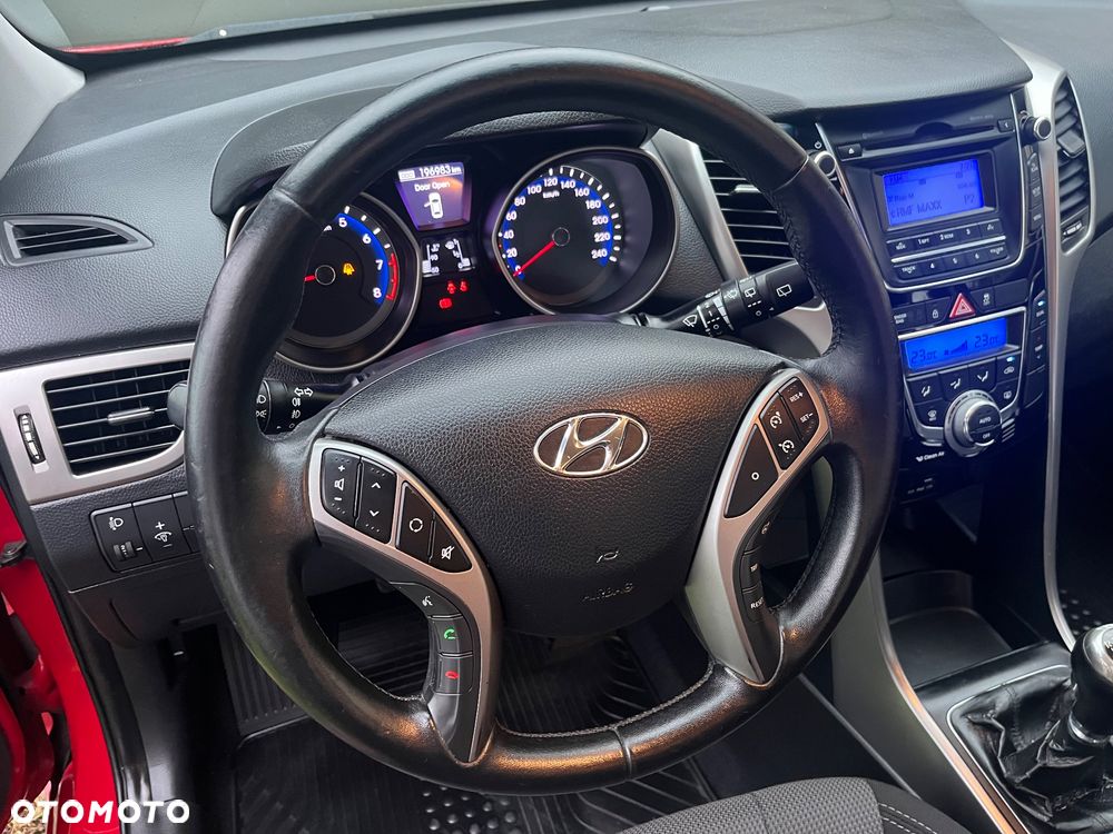 Hyundai i30 i30cw 1.4 Trend - 11