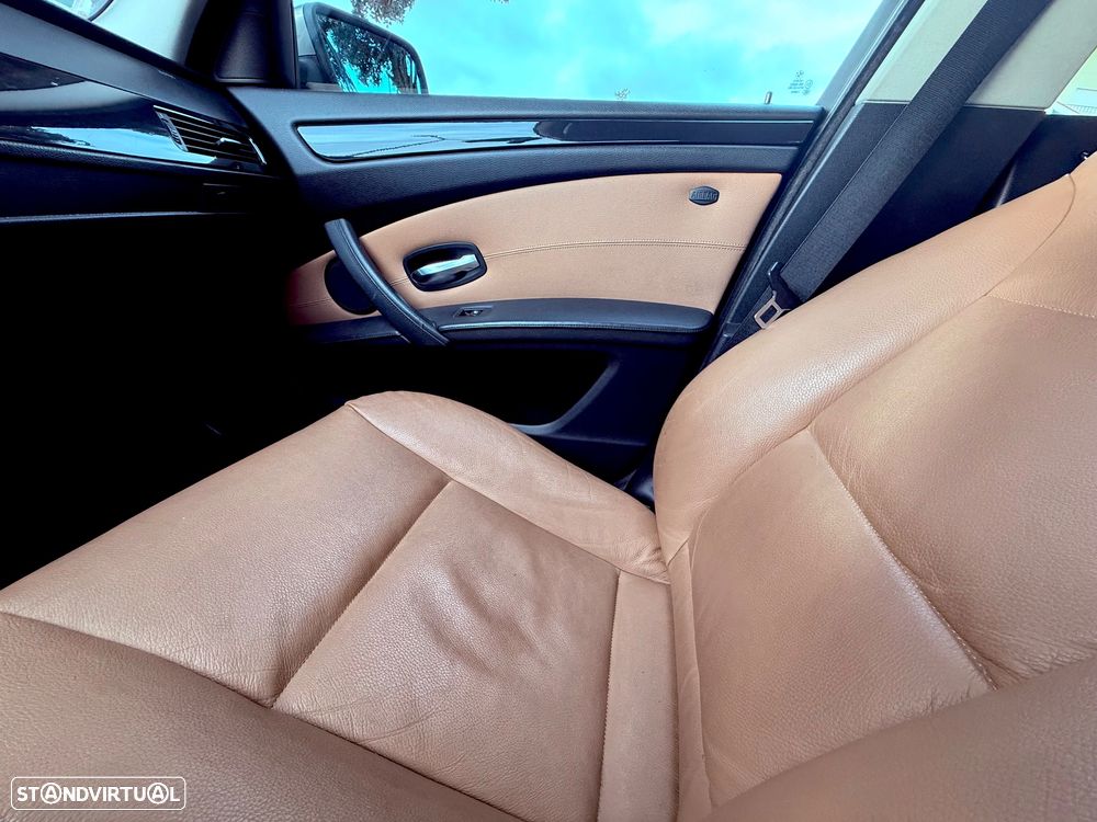 BMW 520 d Executive - 29