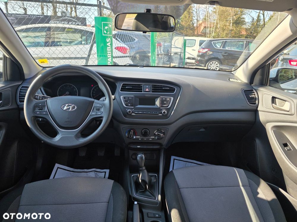 Hyundai i20 1.2 Comfort - 11