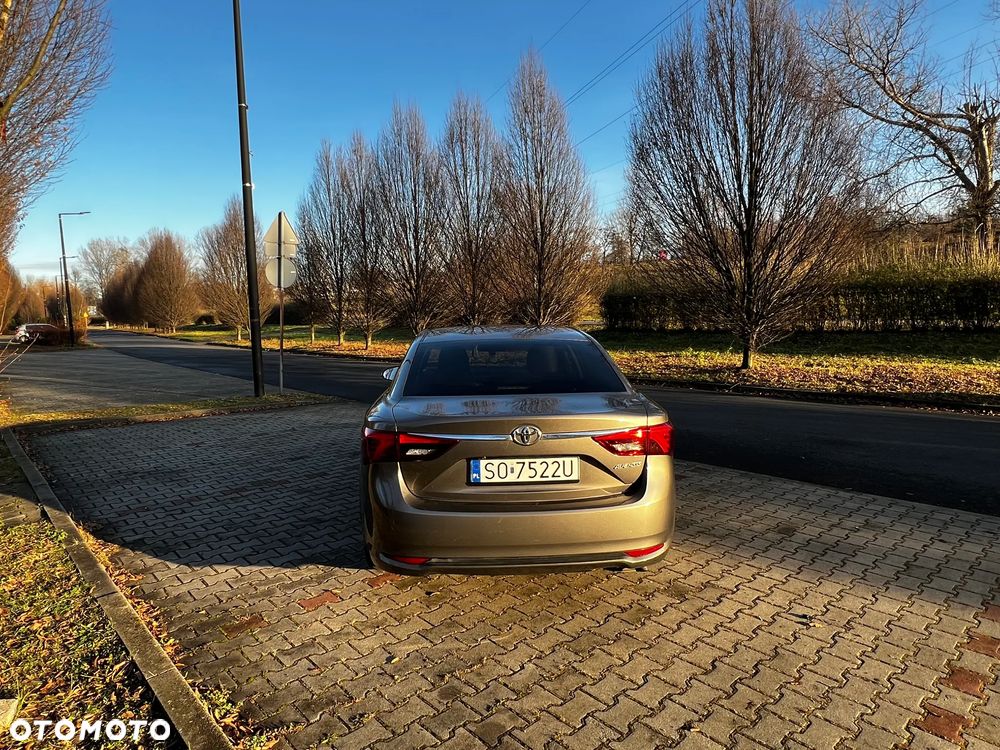 Toyota Avensis 1.8 Prestige - 11