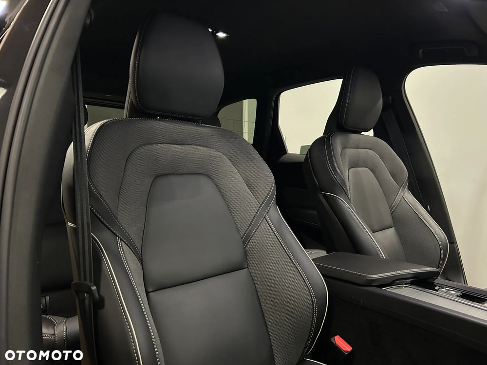 Volvo XC 60 B4 B Plus Dark - 9