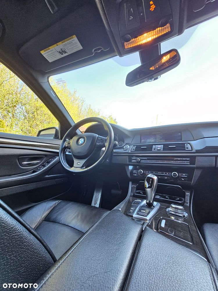 BMW Seria 5 535i xDrive - 28