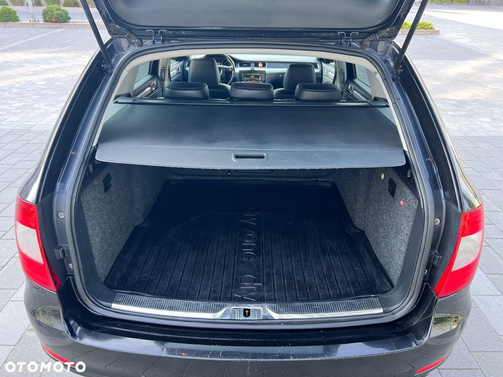 Skoda Superb 2.0 TDI Elegance DSG - 14