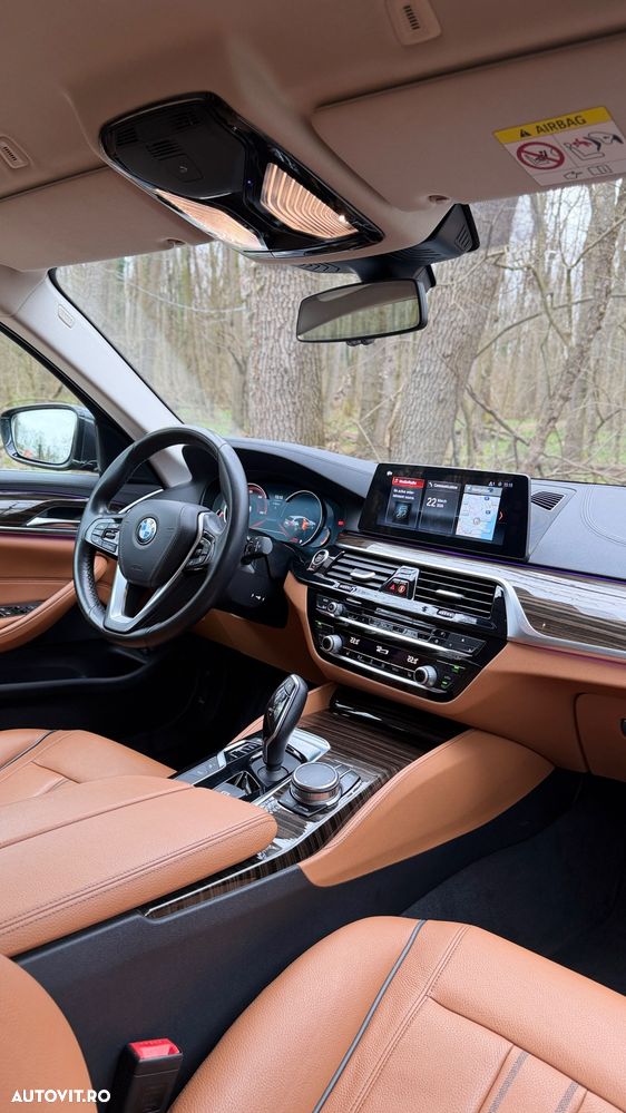 BMW Seria 5 525d Aut. Luxury Line - 2