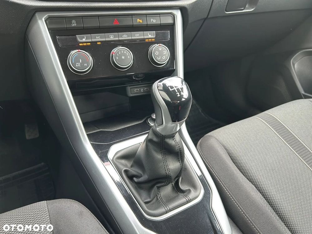 Volkswagen T-Roc 1.5 TSI Life - 24