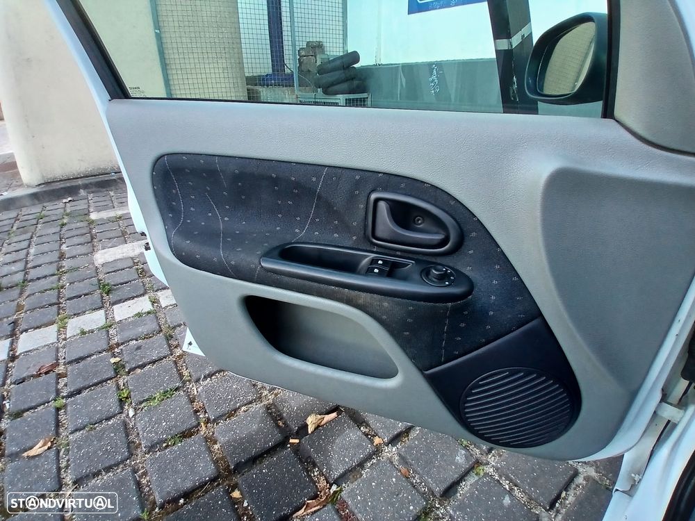 Renault Clio 1.2 Expression - 7