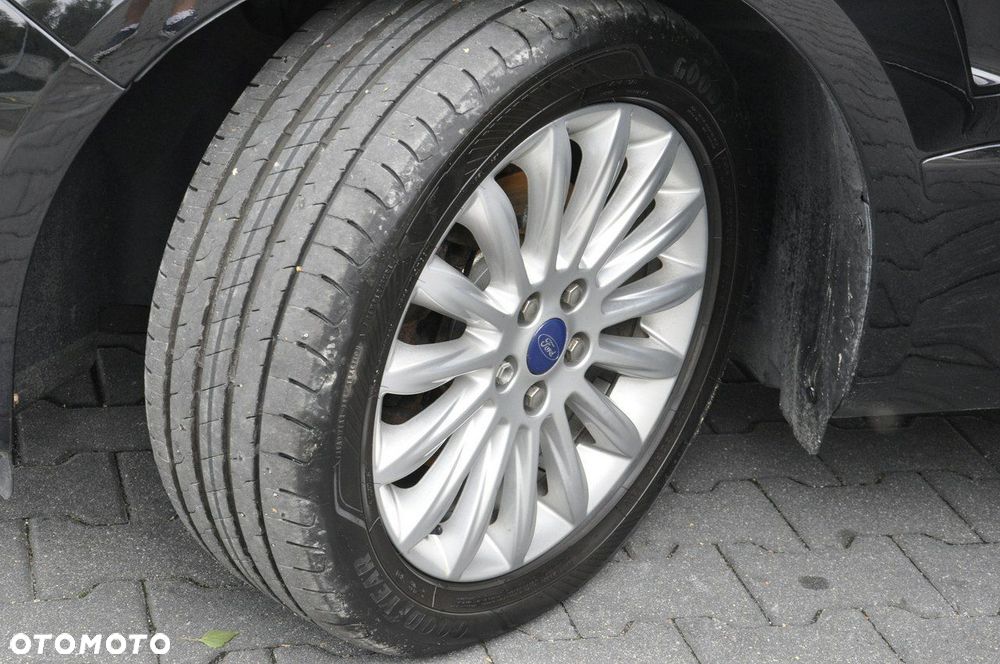 Ford S-Max 2.0 TDCi DPF Titanium - 13