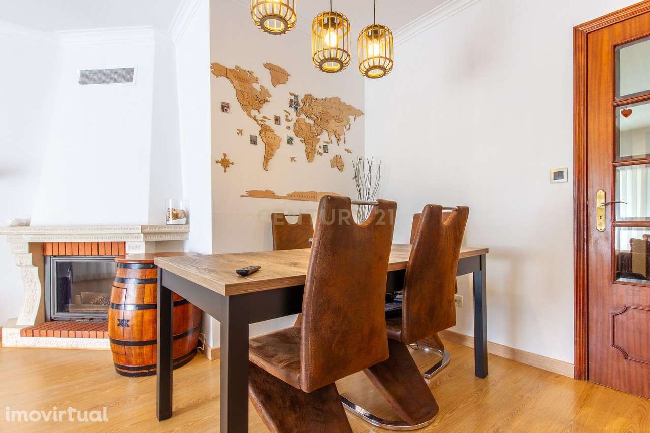 Apartamento T2 em Santa Marta do Pinhal com 86 m² e terraço - Grande imagem: 2/24