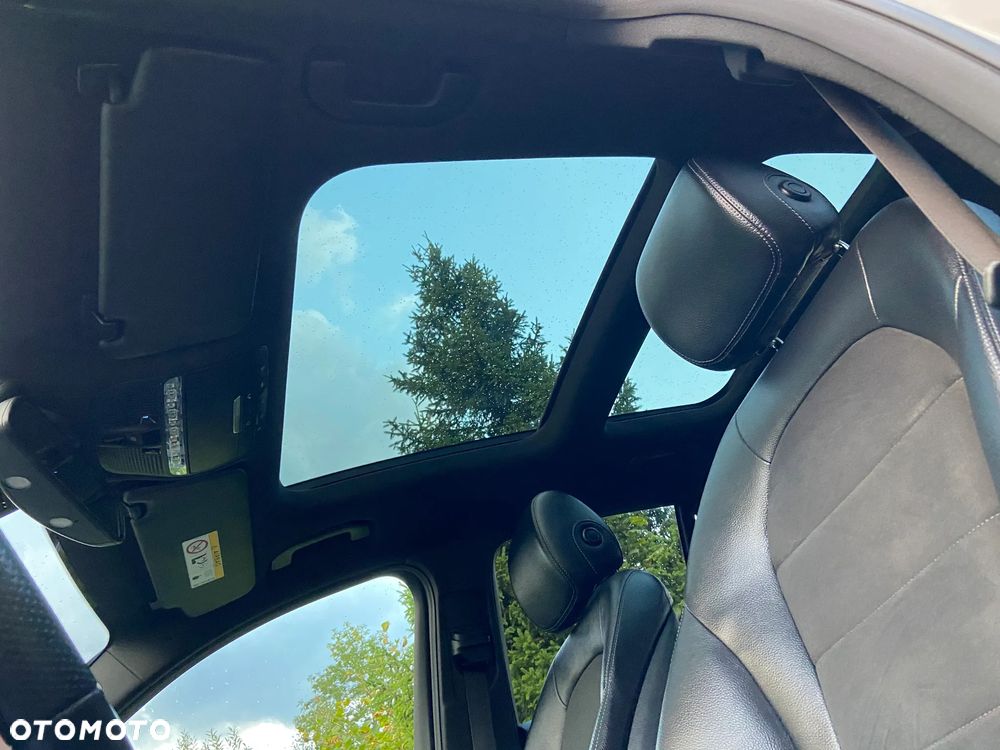 Mercedes-Benz GLC - 32