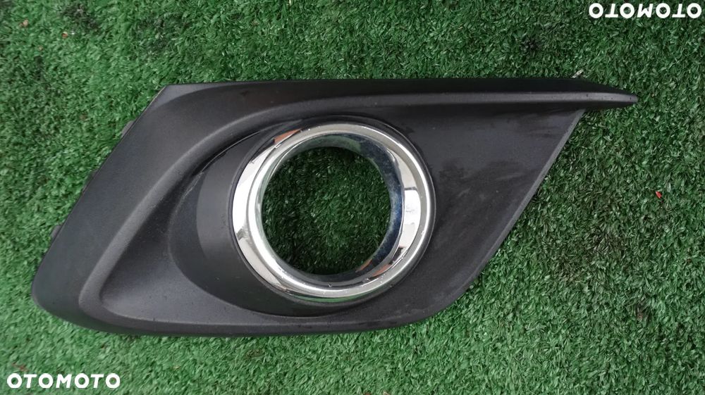 Mazda 3 BM kratka atrapa chrom halogenu prawa