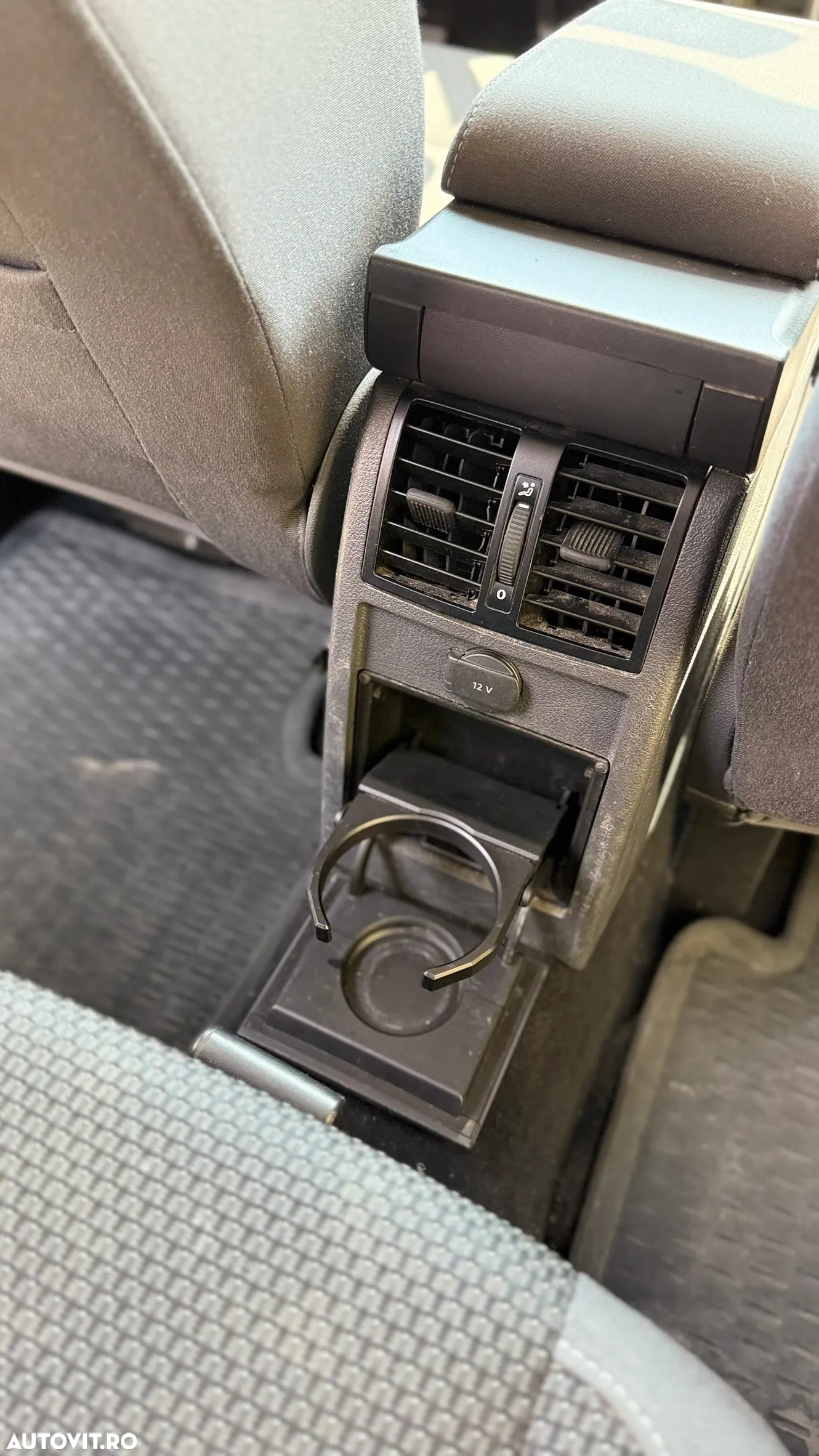 Volkswagen Touran 1.6 TDI BlueMotion Technology Comfortline - 21