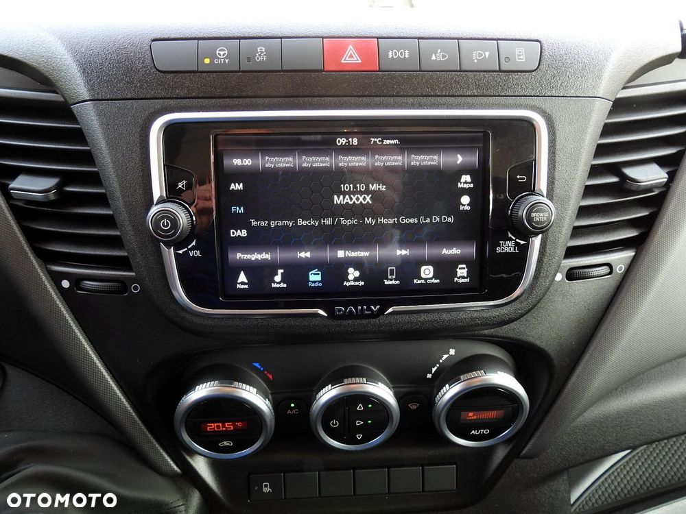Iveco DAILY NOWY 35S18 CONNECT PLANDEKA 10 PALET WEBASTO KLIMATYZACJA TEMPOMAT NAWIGACJA LEDY ASO  180KM - 33