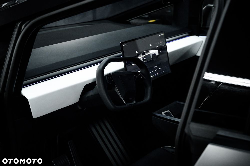 Tesla Cybertruck - 11