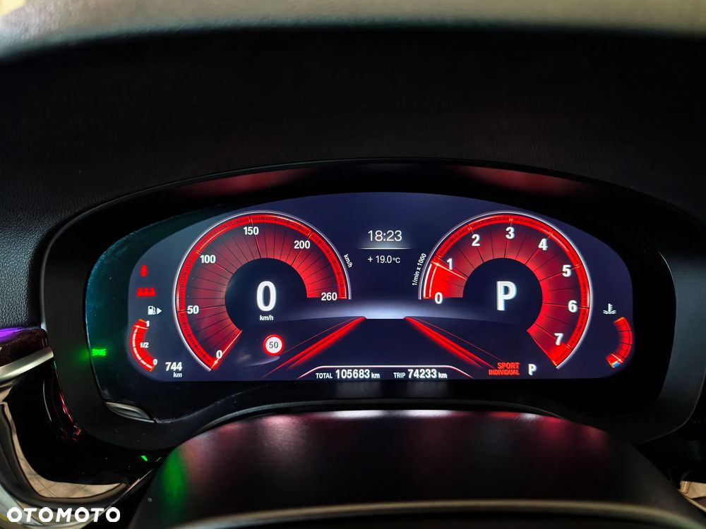 BMW Seria 5 530i GPF xDrive Sport Line sport - 28