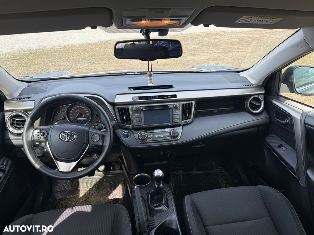 Toyota RAV4 2.0 D-4D 2WD Comfort - 9