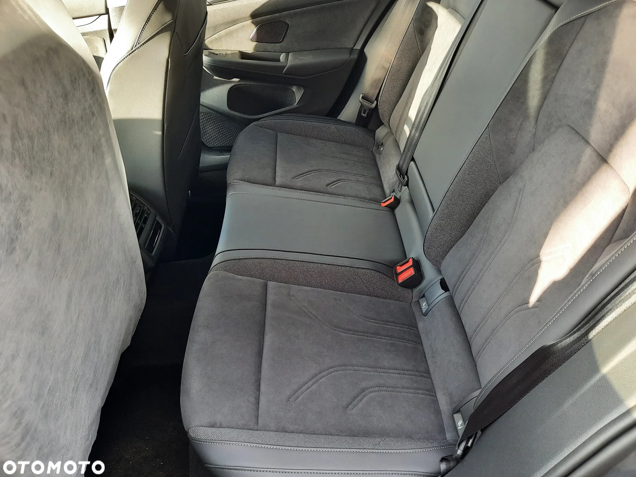 Volkswagen Golf - 18