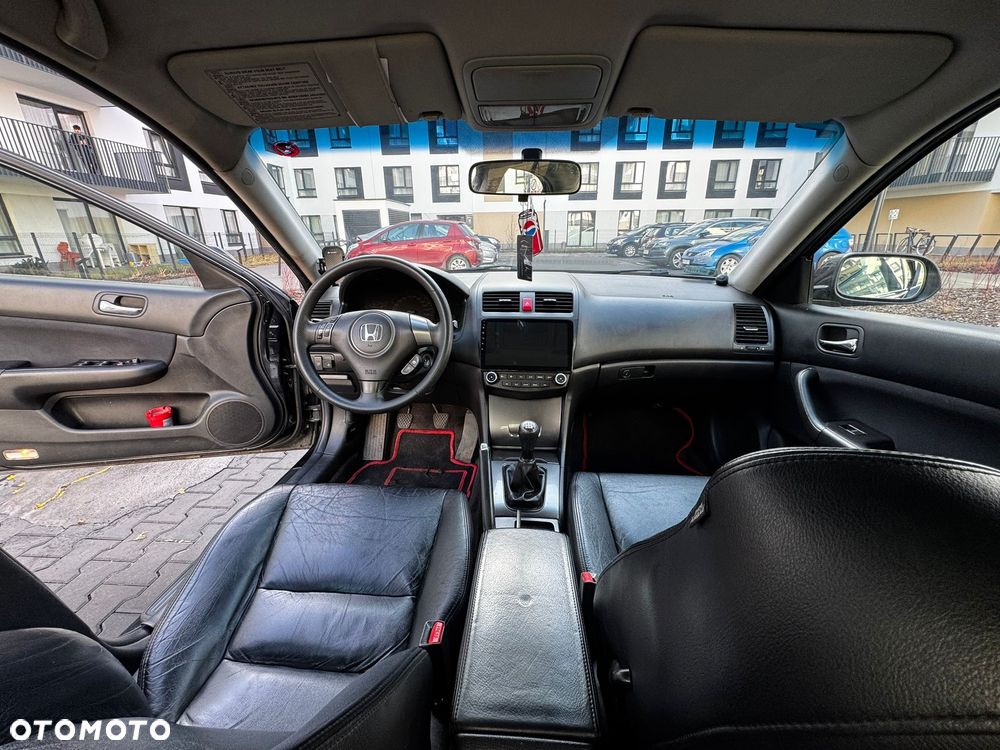 Honda Accord 2.0 Executive - 12