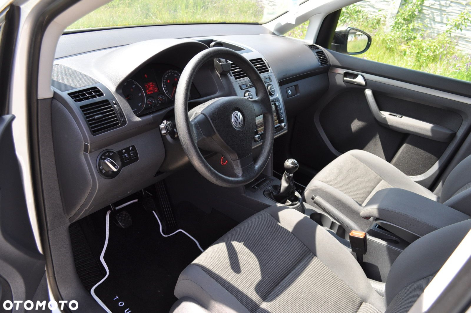 Volkswagen Touran - 9
