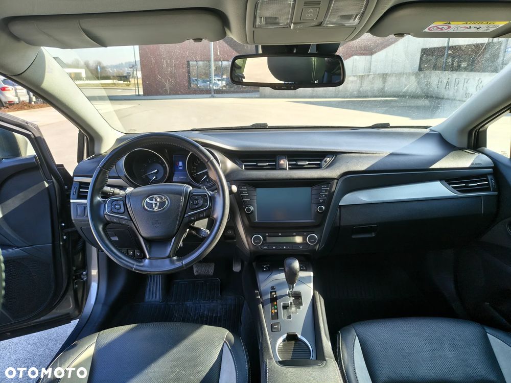 Toyota Avensis - 10