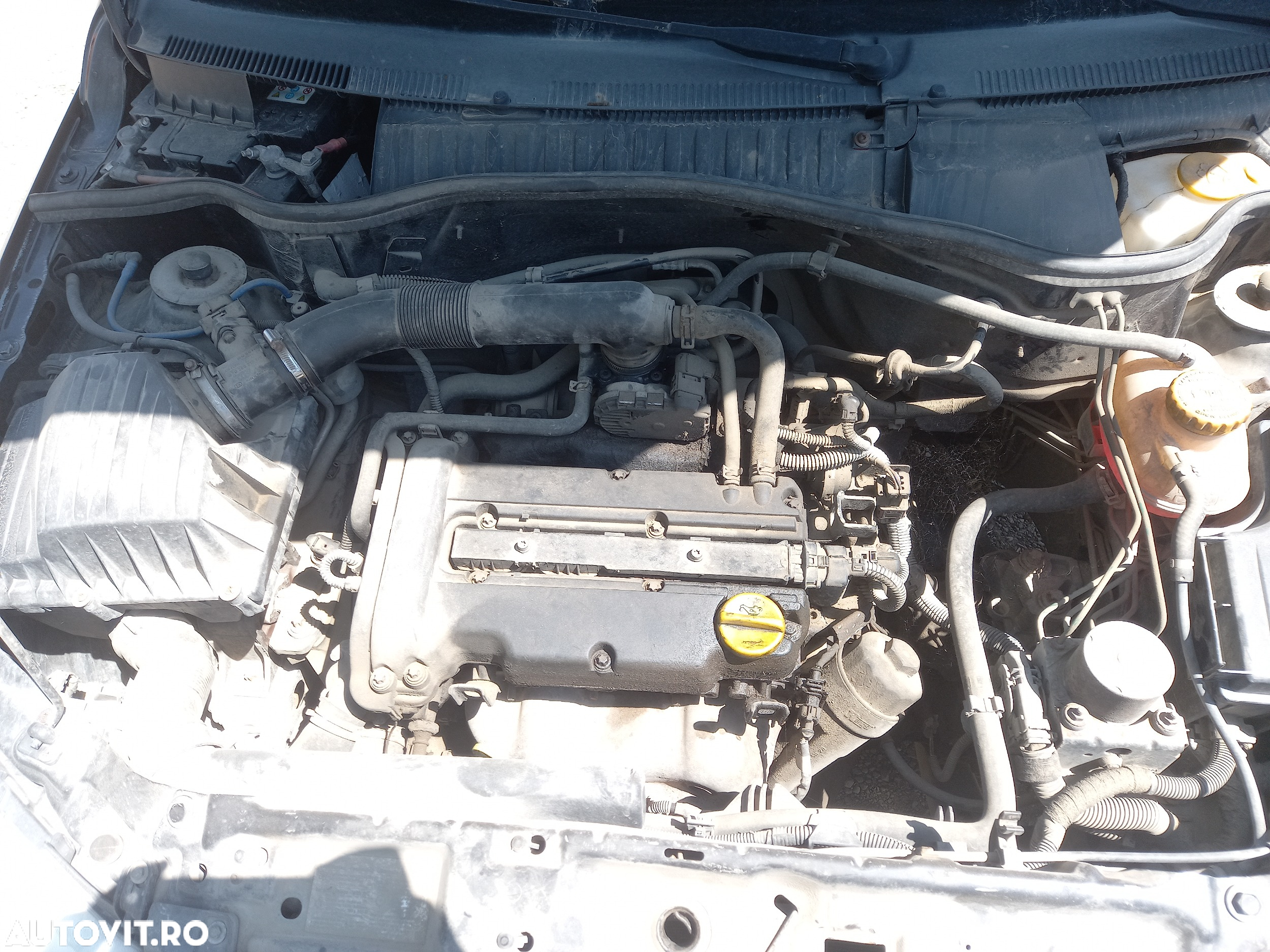 Dezmembrari  Opel CORSA C  2000  > 2009 1.2 Twinport Benzina - 5