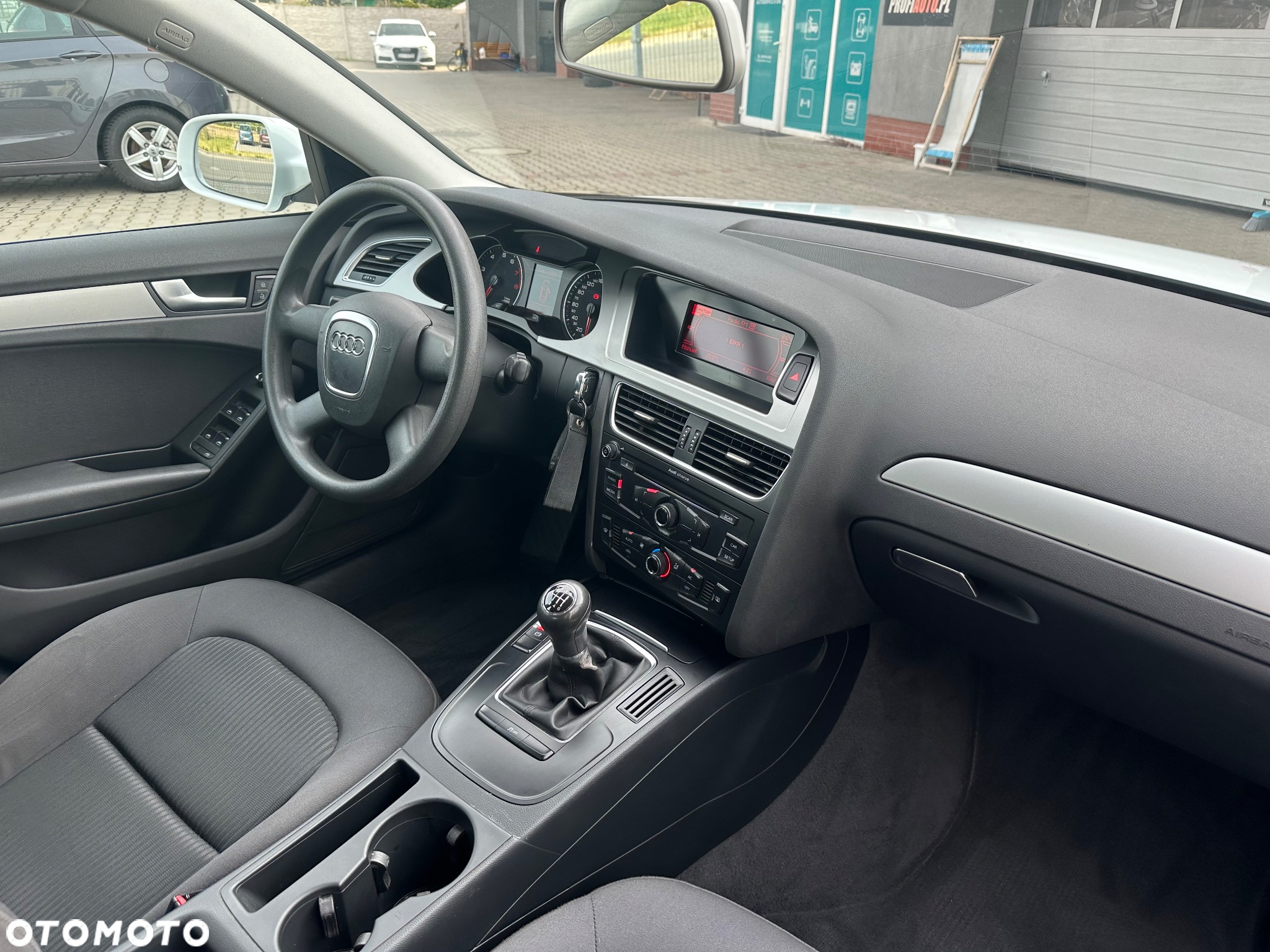 Audi A4 Avant 1.8 TFSI Attraction - 8
