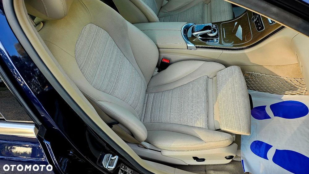 Mercedes-Benz Klasa C 250 CDI DPF 4Matic 7G-TRONIC BlueEFFICIENCY Avantgarde - 35