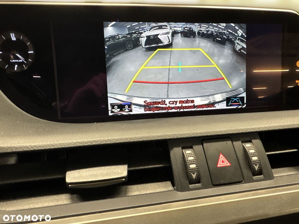 Lexus ES 300h F Sport Edition - 20
