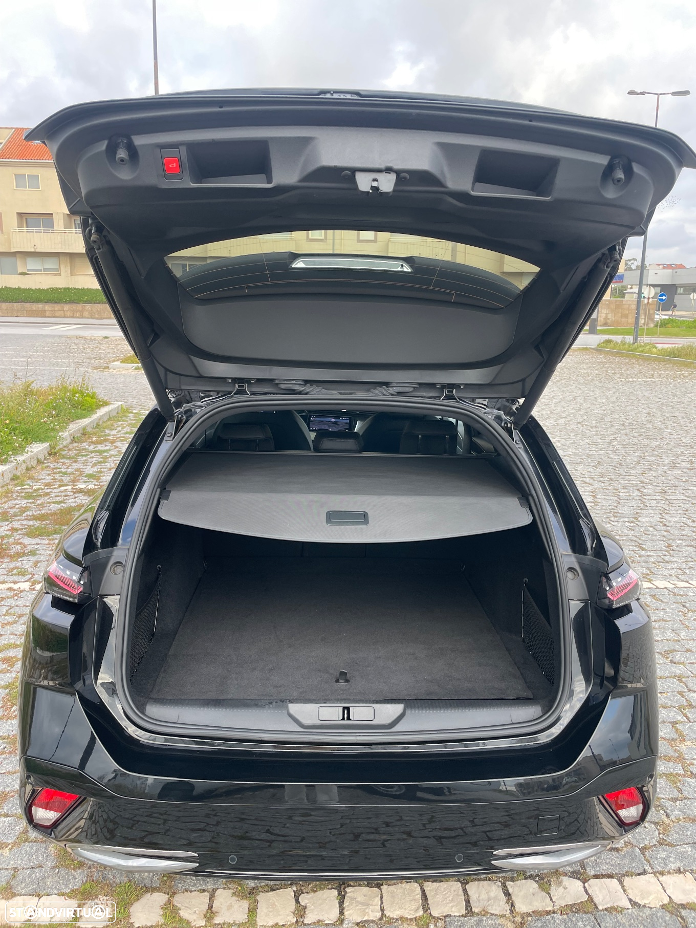 Peugeot 308 SW 1.5 BlueHDi GT EAT8 - 39