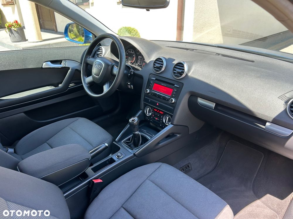 Audi A3 3-drzwiowe 1.6 Attraction - 36