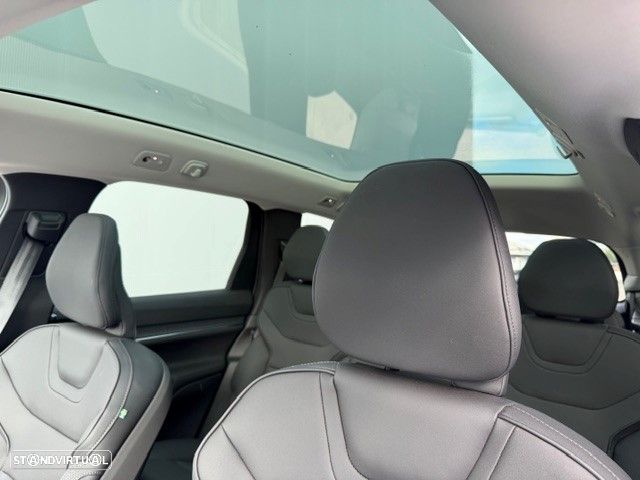 Volvo EX90 - 27
