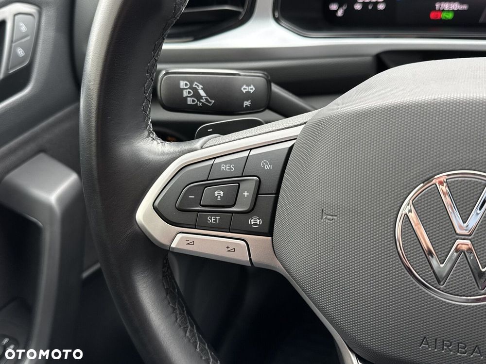 Volkswagen T-Roc - 18