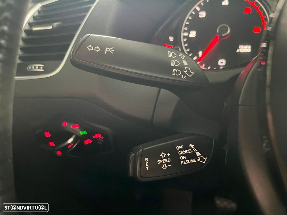 Audi Q5 2.0 TDI Business Line S-line - 23
