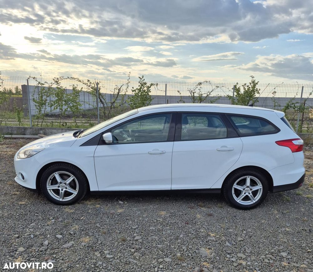 Ford Focus 1.6 TDCI DPF Start-Stopp-System Ambiente - 9