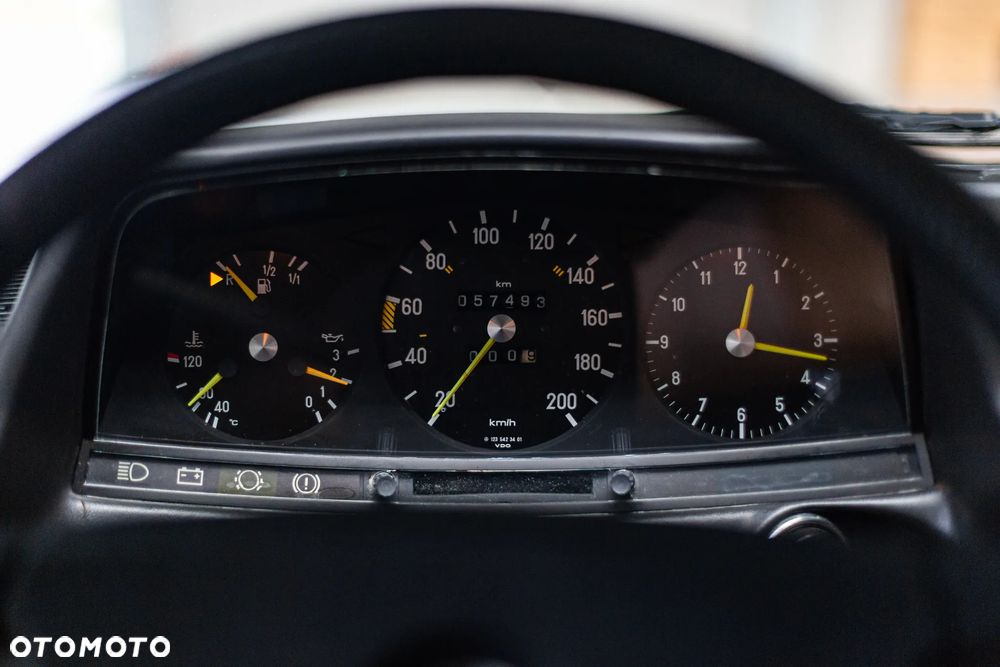 Mercedes-Benz W123 - 13