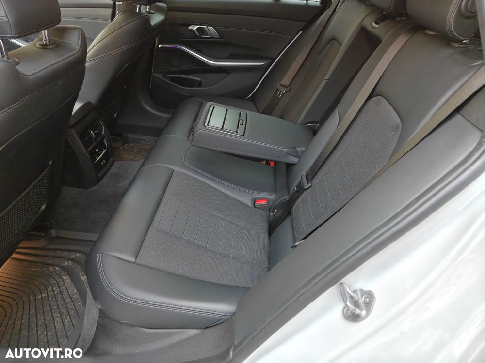 BMW Seria 3 318i Aut. Sport Line - 10