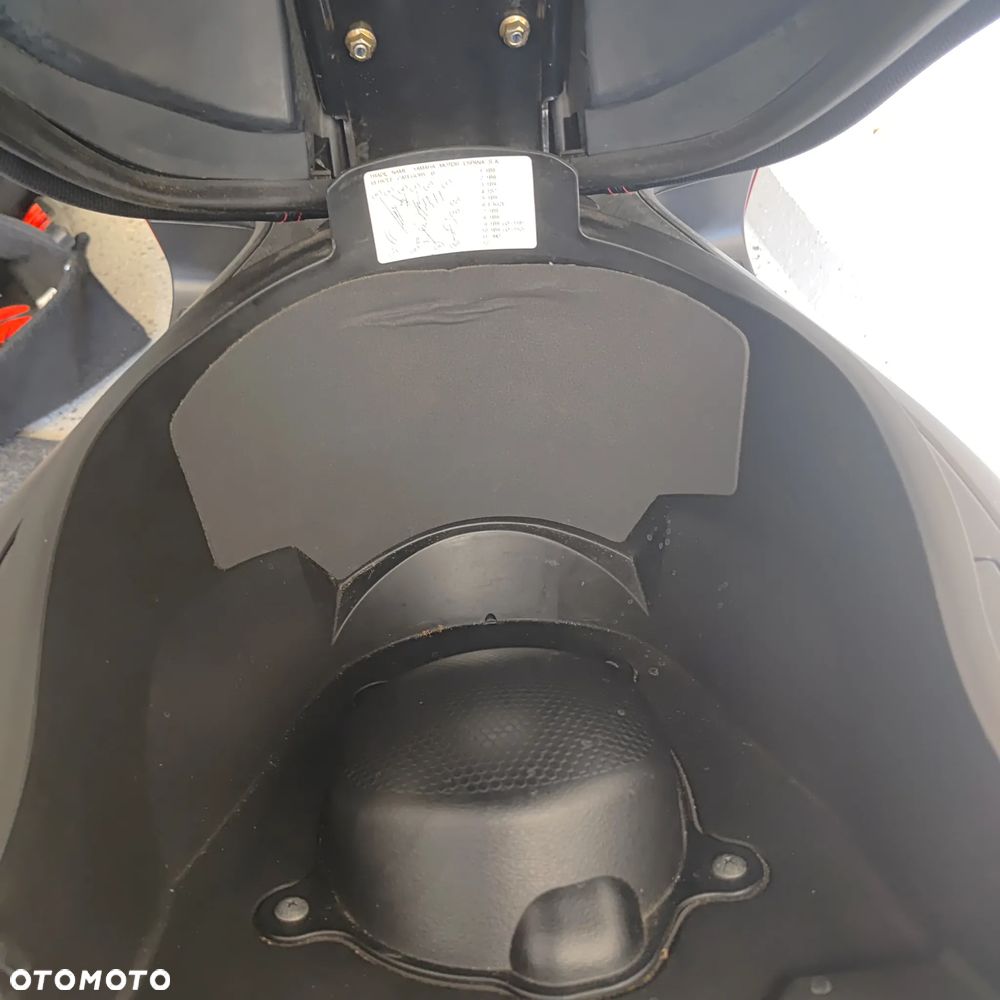 Yamaha X-max - 8