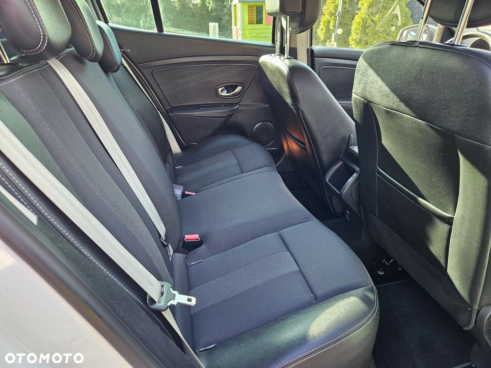 Renault Megane TCe 130 Bose Edition - 11